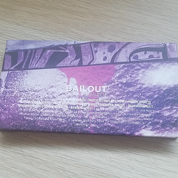 Urban Decay UD On the Run Bailout Palette - Picture 3 of 3